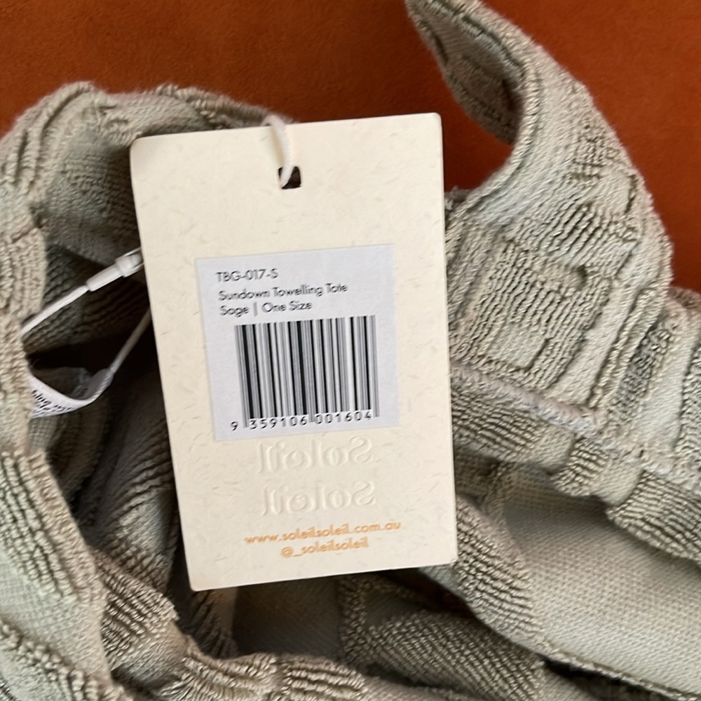 NWT SOLEIL SOLEIL sundown towel, sage beach Towel Tote Bag 100% Organic cotton - Picture 10 of 11